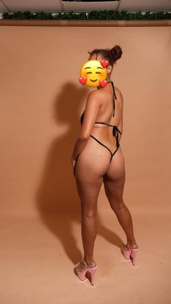Juicy, 22  female escort, Lafayette