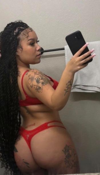 Yonna, 21  female escort, Lafayette