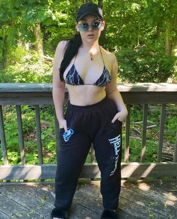 214-637-3595, 29  female escort, Lafayette